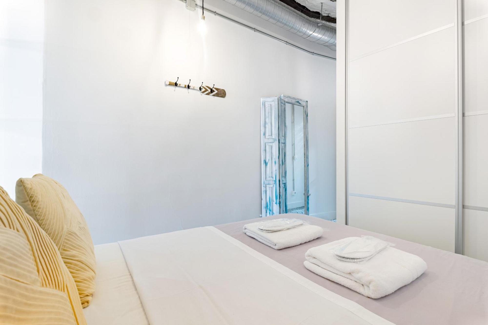 Vintage Apartment Near Puerta Del Sol Madrid Exterior foto